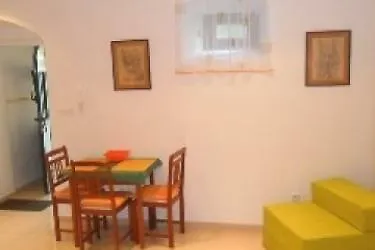 Dube * ספליט