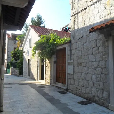Dube Apartment Split