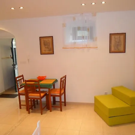 Apartment Dube *