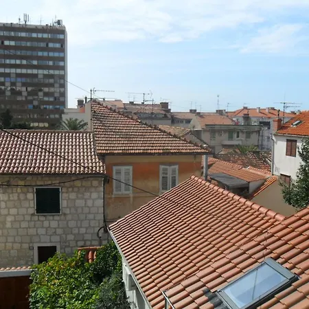 Dube ספליט